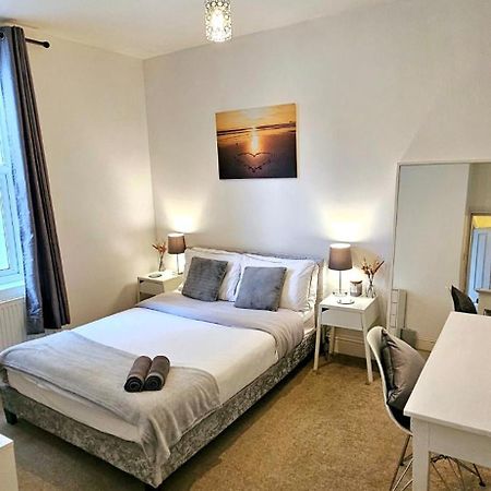 1 Bedroom Flat In Грейвсенд Екстериор снимка