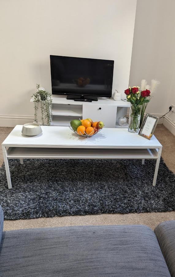 1 Bedroom Flat In Грейвсенд Екстериор снимка