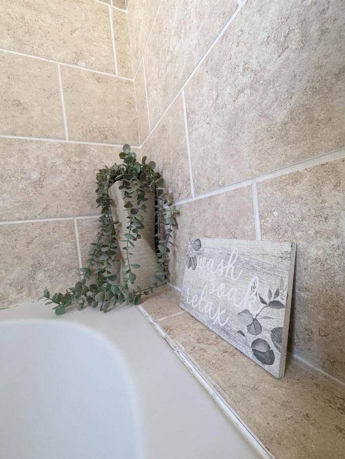 1 Bedroom Flat In Грейвсенд Екстериор снимка