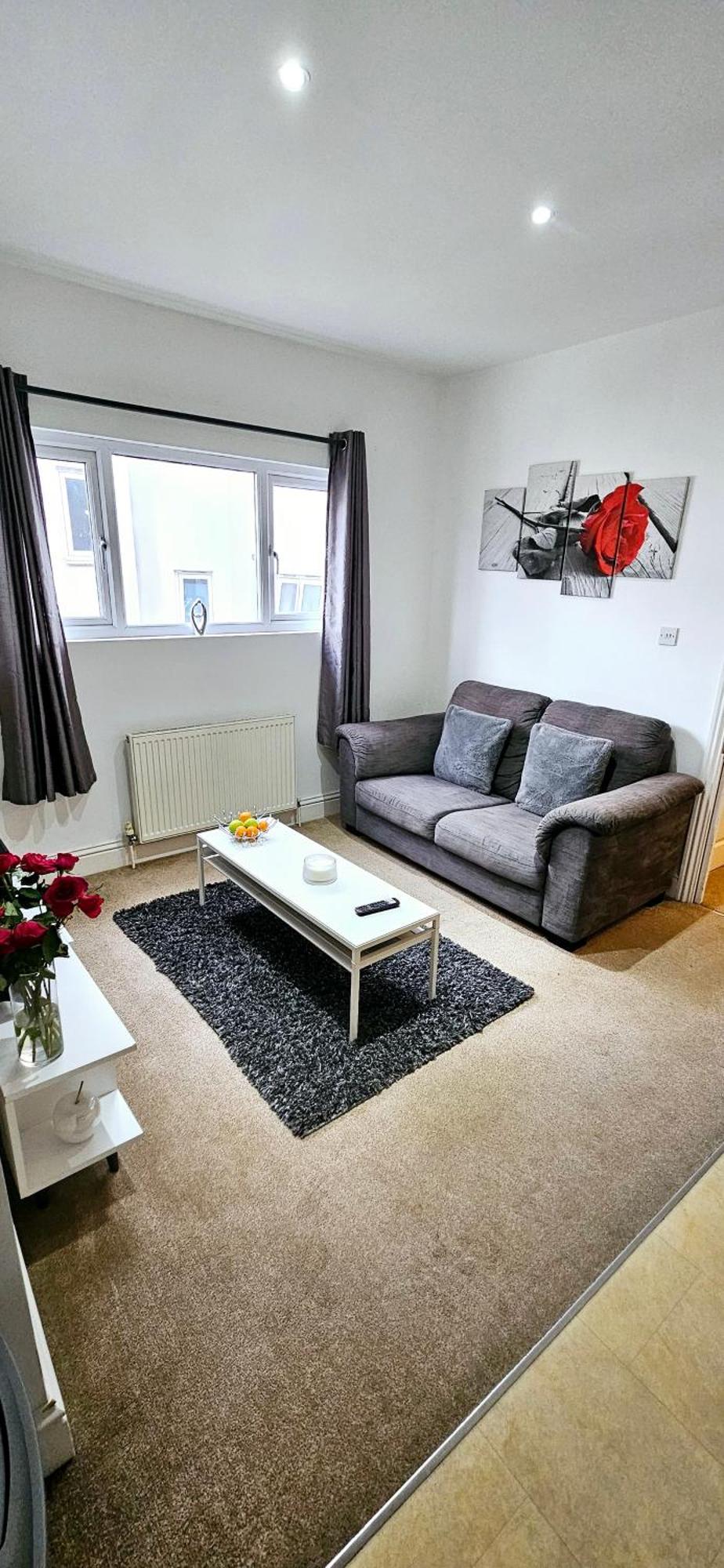 1 Bedroom Flat In Грейвсенд Екстериор снимка