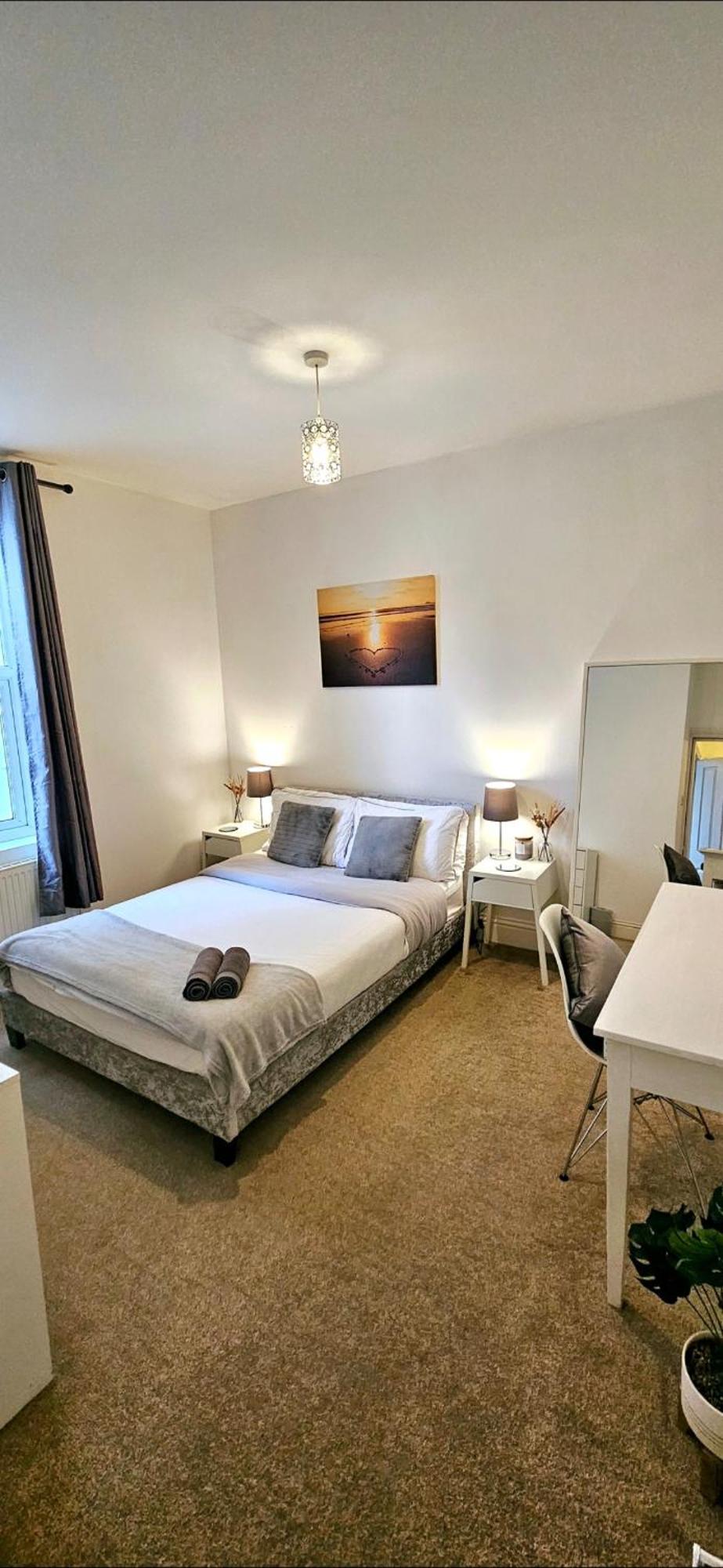 1 Bedroom Flat In Грейвсенд Екстериор снимка